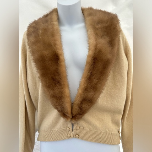 Vintage Robinson’sTan Cardigan with Faux Fur Collar #A2 - Picture 3 of 11